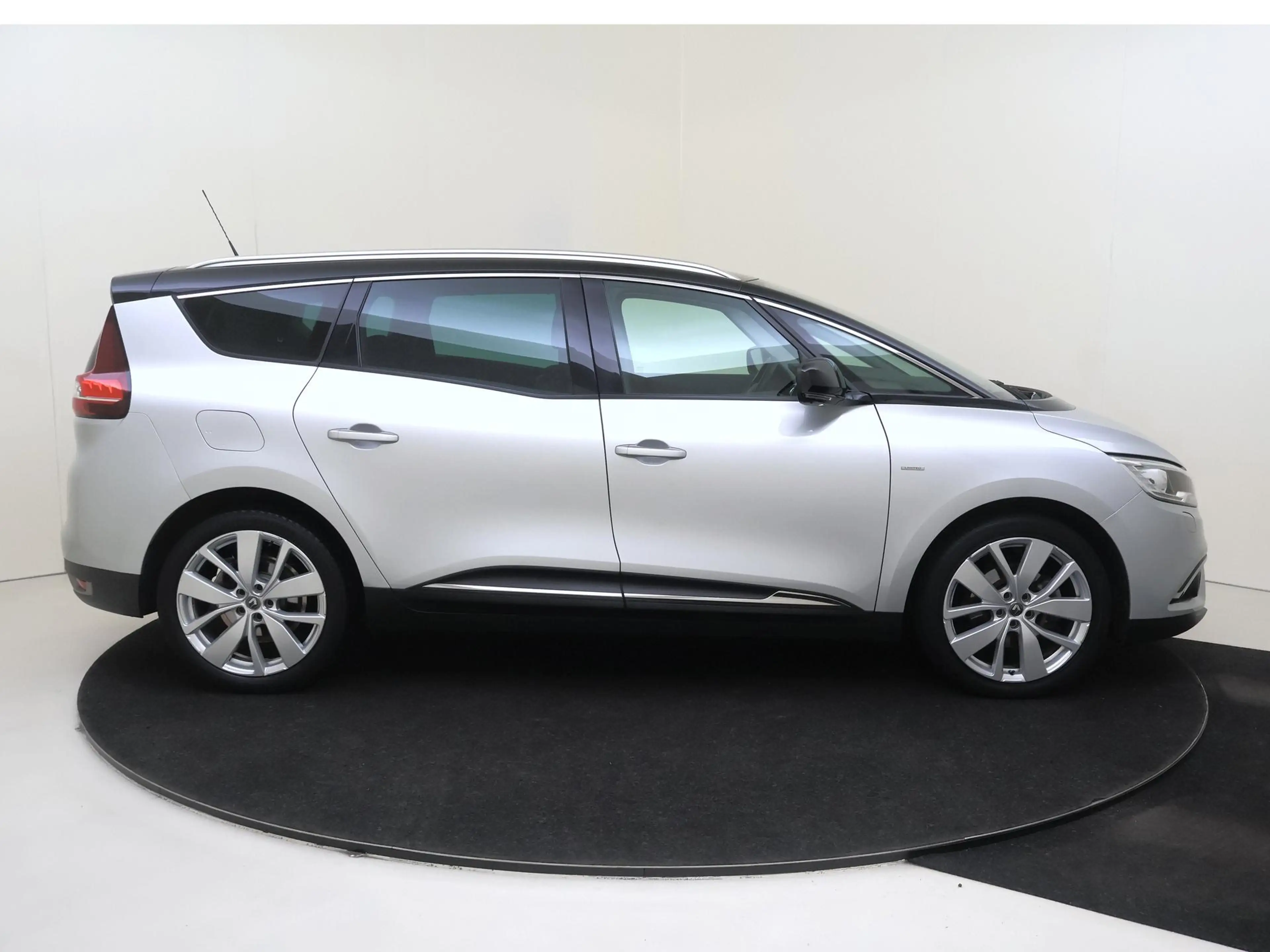 Renault Grand Scenic 1.3 TCe Limited 7p. | Navigatie | Camera | Stoel v — photo 9
