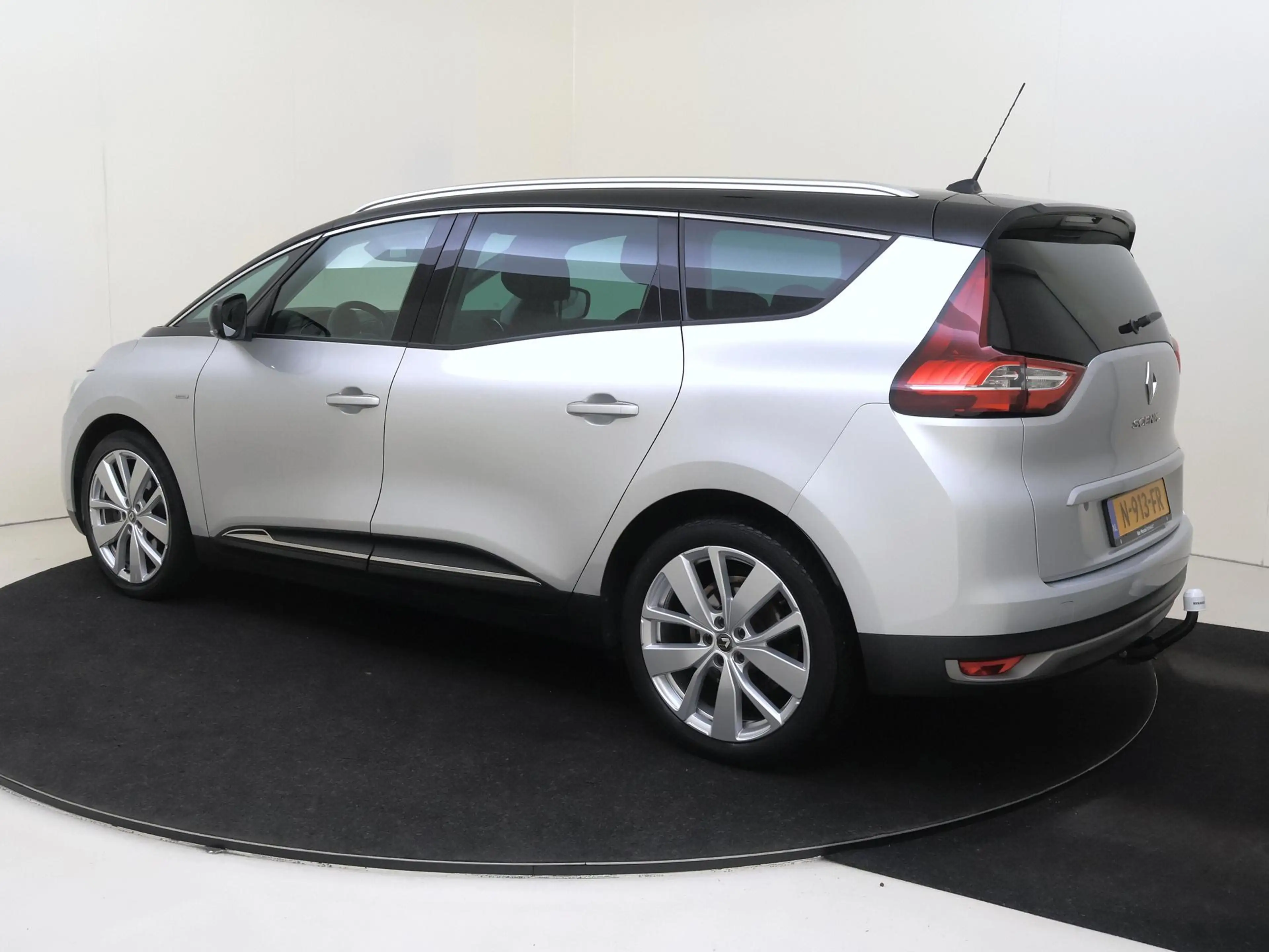 Renault Grand Scenic 1.3 TCe Limited 7p. | Navigatie | Camera | Stoel v — photo 3