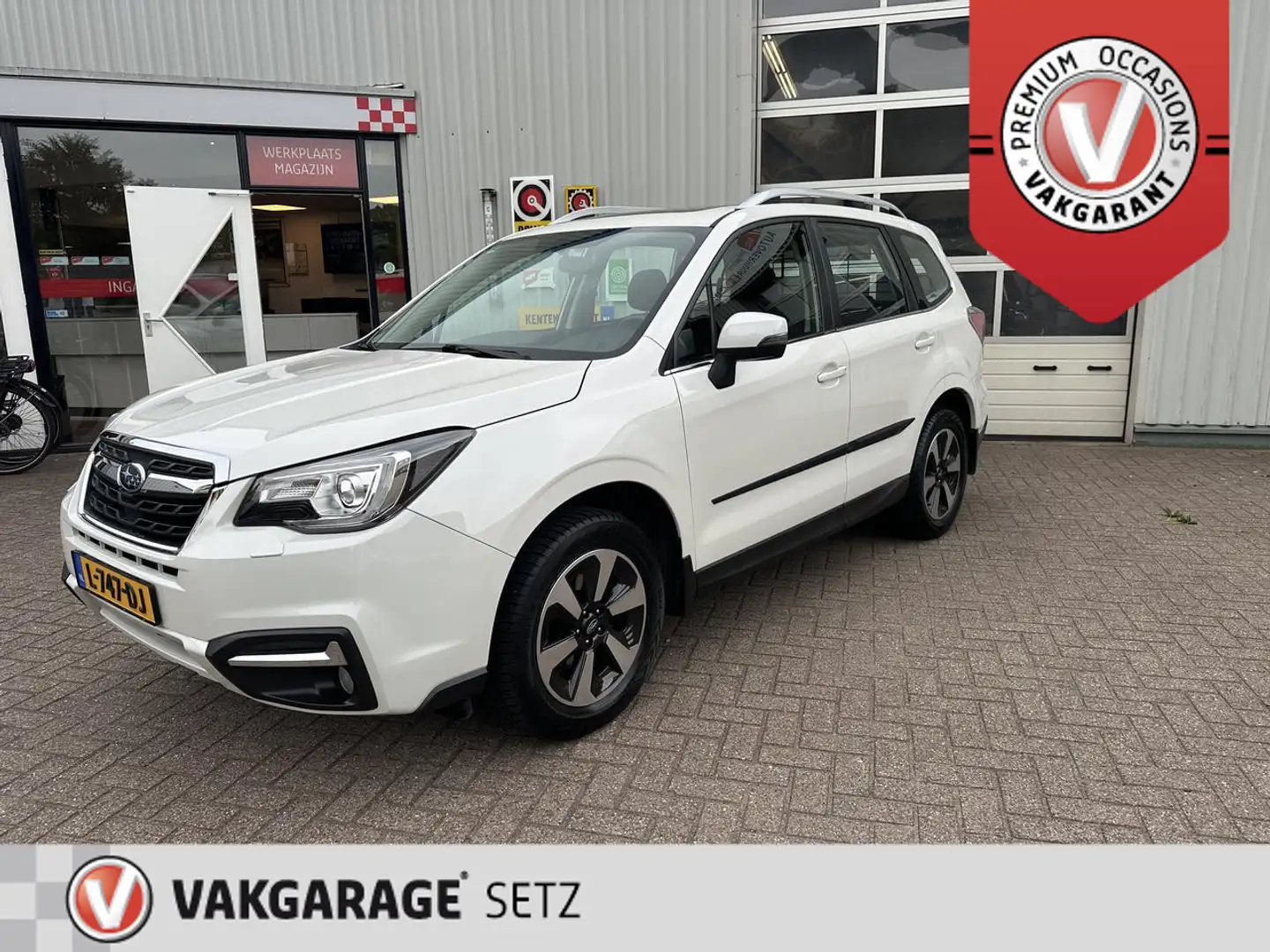 Subaru Forester 2.0I AWD COMFORT AUTOMAAT PANODAK 12 MND GAR! Wit - 1