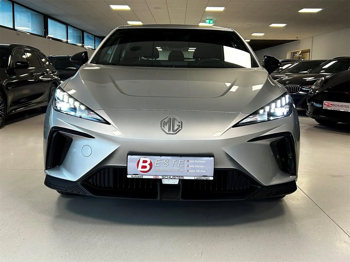 MG MG4 EV 51 kWh Standard Silber - 2