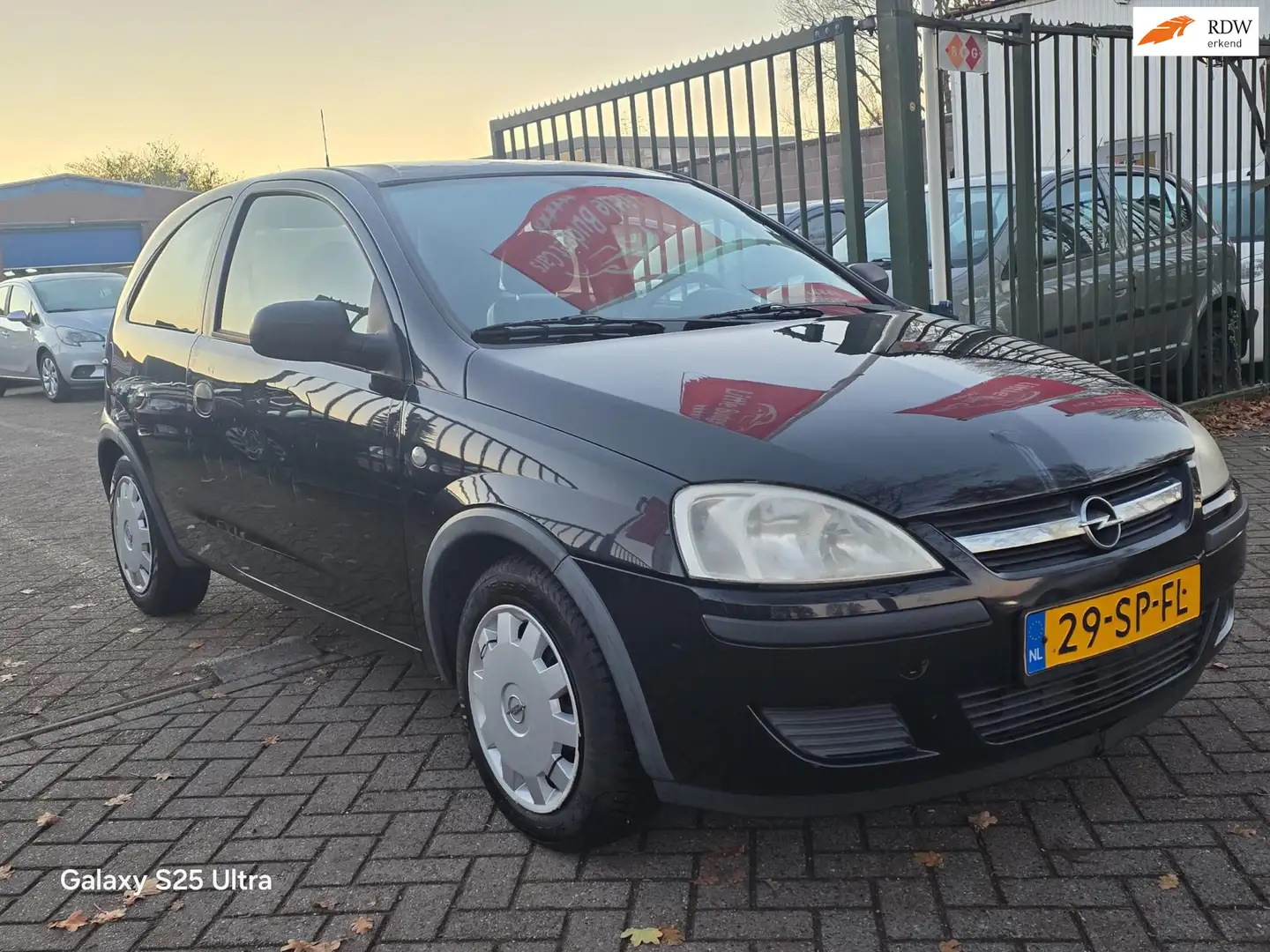 Opel Corsa 1.2-16V Essentia NIEUWE APK Noir - 1