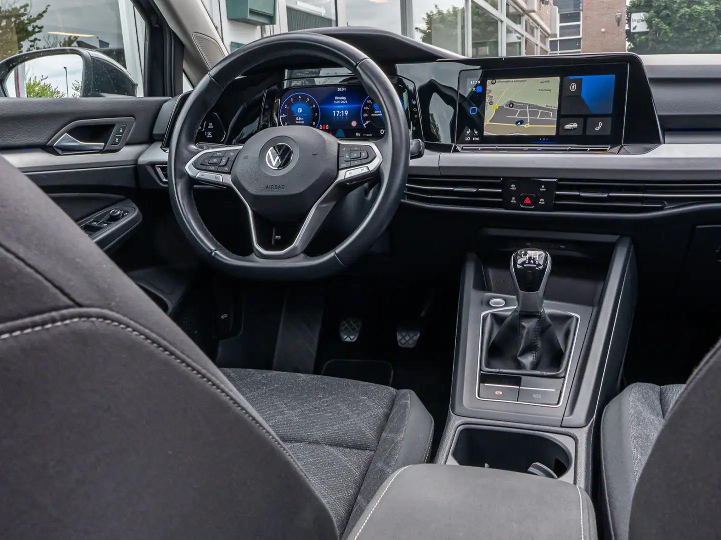 Volkswagen Golf 1.5 TSI Highline PANO IQ LIGHT ADAP CRUISE 18 INCH Grijs - 2