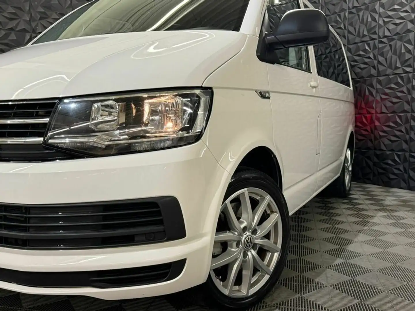 Volkswagen T6 Multivan 2.0 TDI DSG Comfortline Weiß - 2