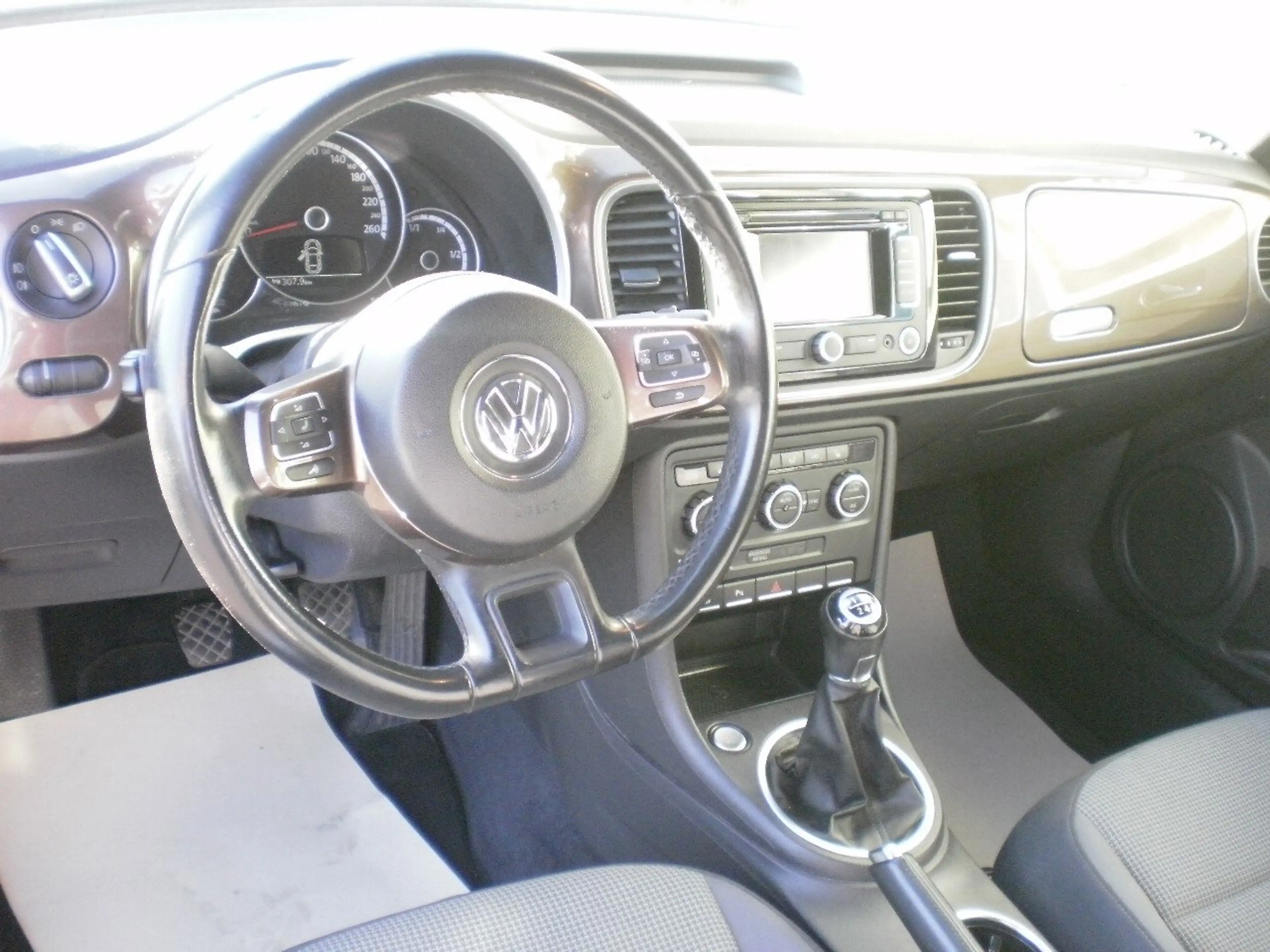 Volkswagen Beetle Beetle 1,2 TSI BMT Sky Sky — photo 6