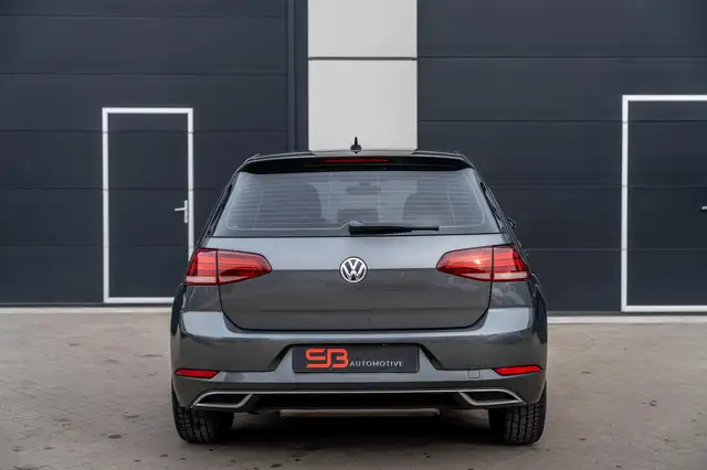 Volkswagen Golf view 8