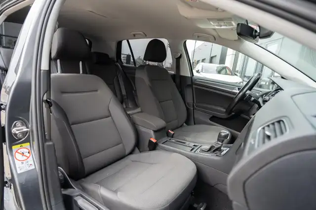 Volkswagen Golf view 10
