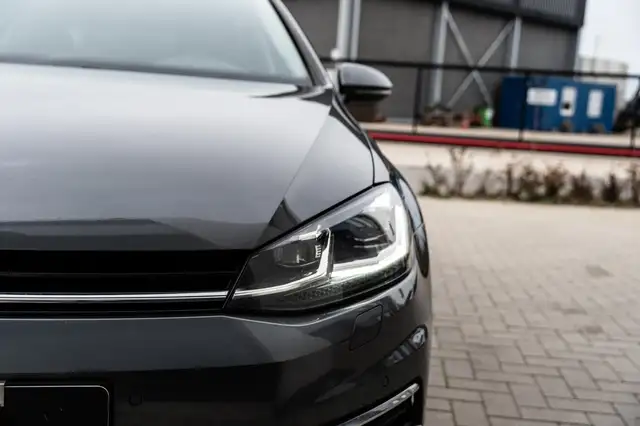 Volkswagen Golf view 12