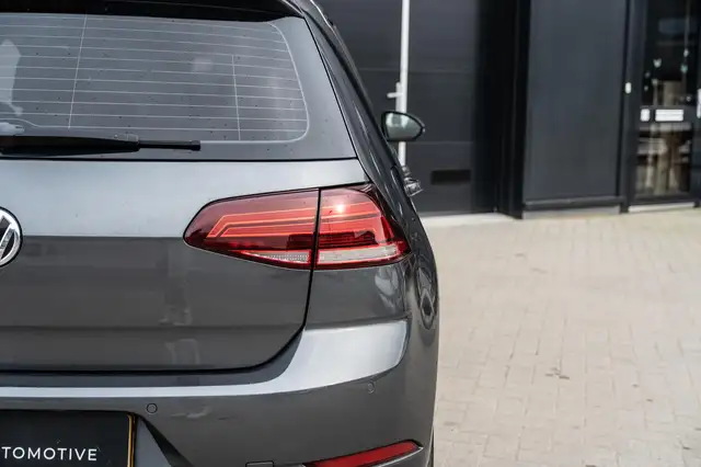 Volkswagen Golf view 13