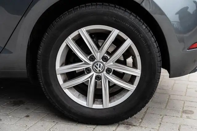 Volkswagen Golf view 15