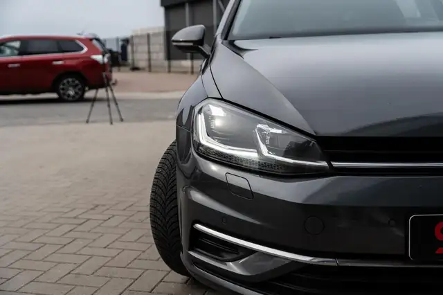 Volkswagen Golf view 11