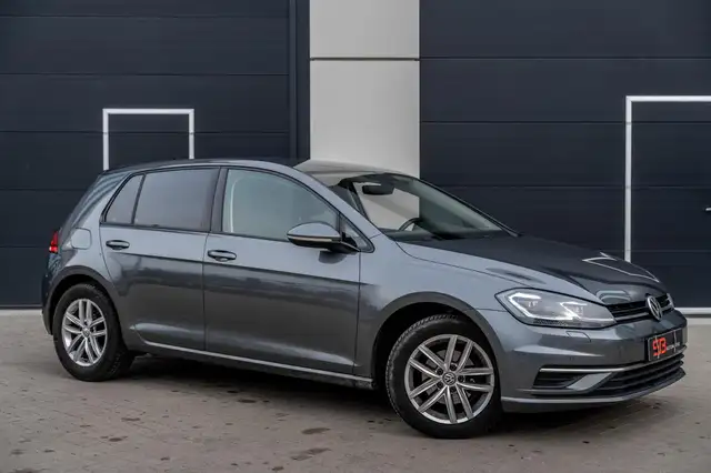 Volkswagen Golf view 5