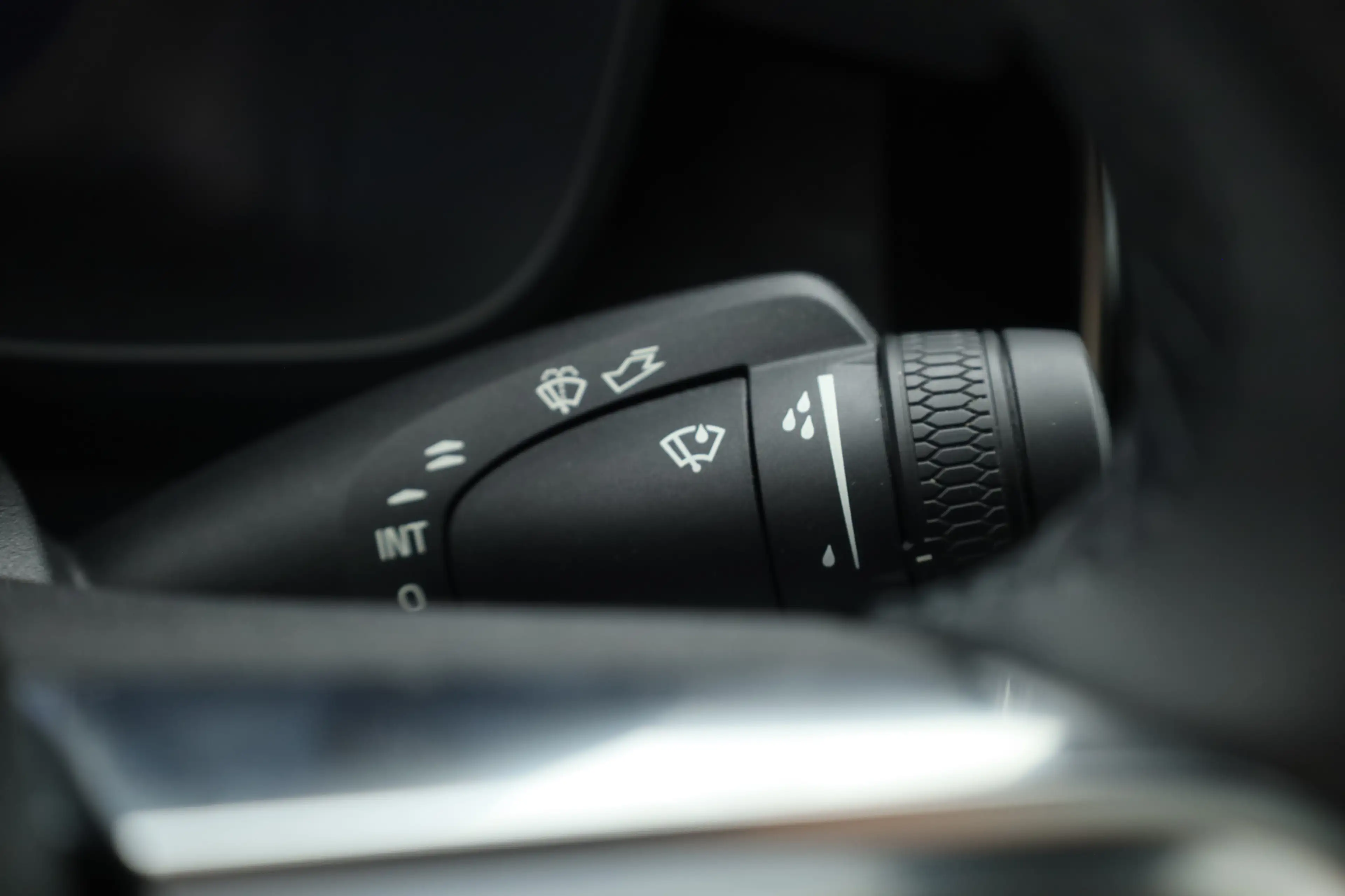 Volvo C40 Recharge Core 69 kWh | Trekhaak | Panorama dak | S — photo 10