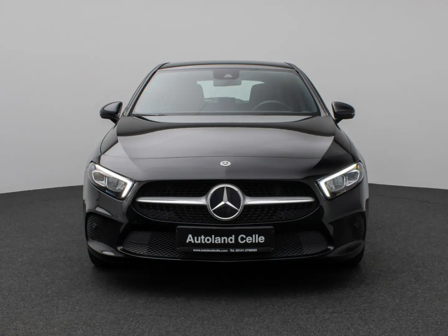 Mercedes-Benz A 200 Navi PDC LED Sitzhzg Tempomat Sport 8fach Schwarz - 2