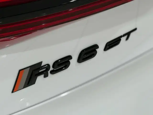 Audi RS6 view 11