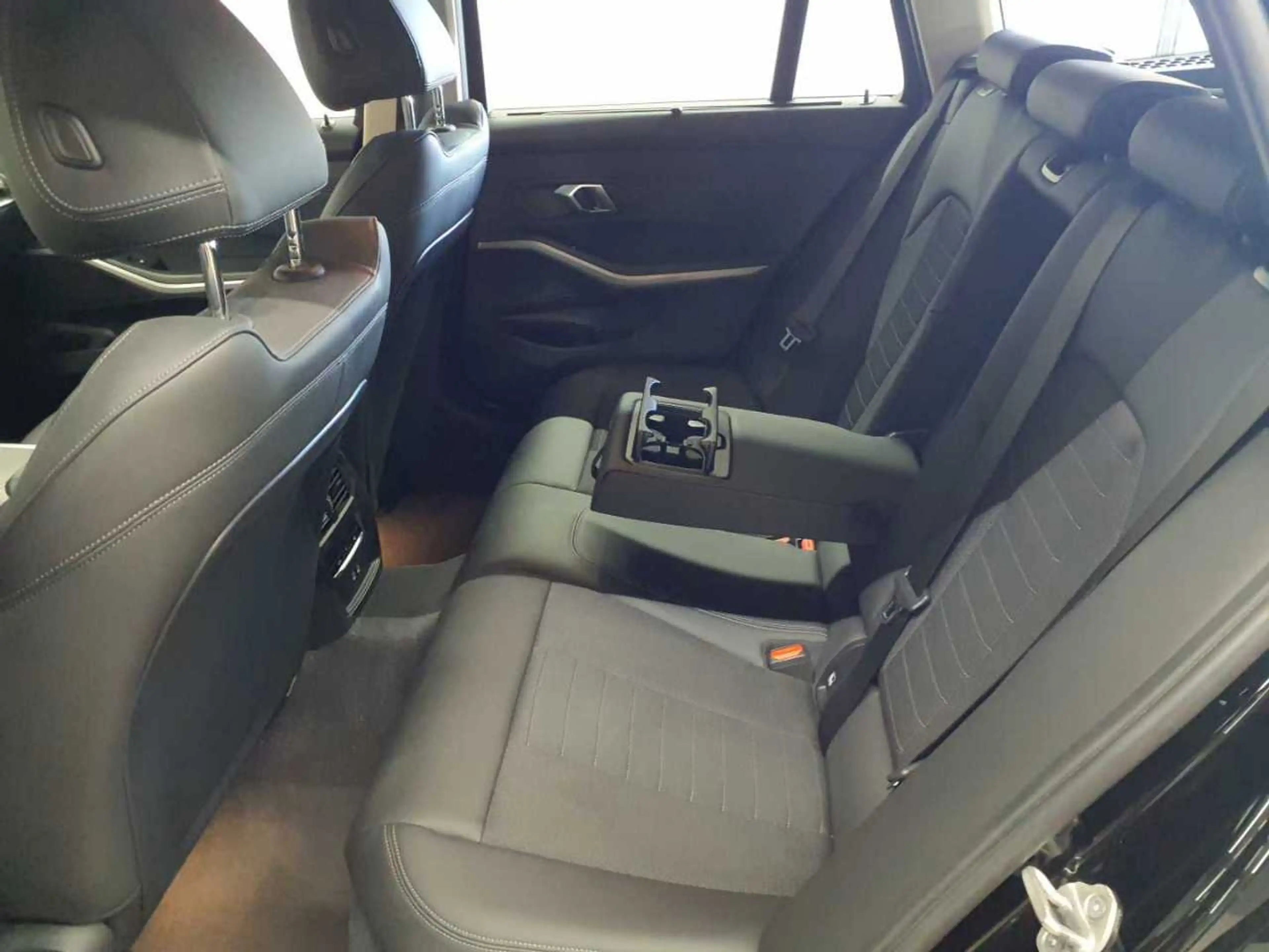 BMW 318 318d Touring Aut. Navi SHz LED — photo 14