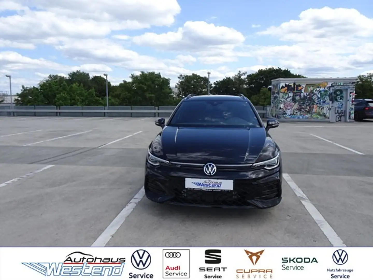 Volkswagen Golf Var. R-Line 1.5l eTSI 110kW DSG LED Navi Klima Schwarz - 1
