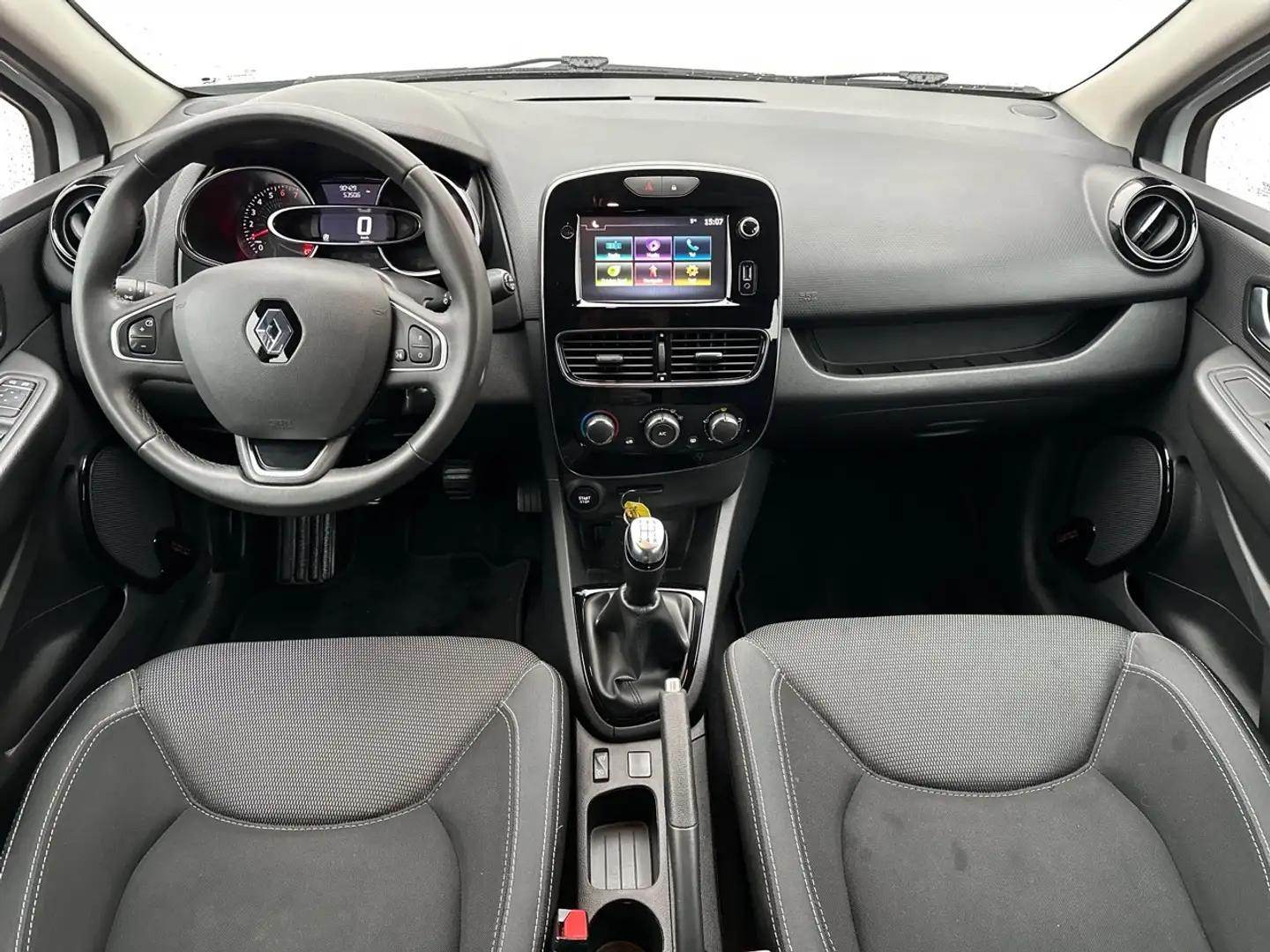 Renault Clio 0.9 TCe Zen AIRCO / NAVI / CRUISE / TREKHAAK Wit - 2