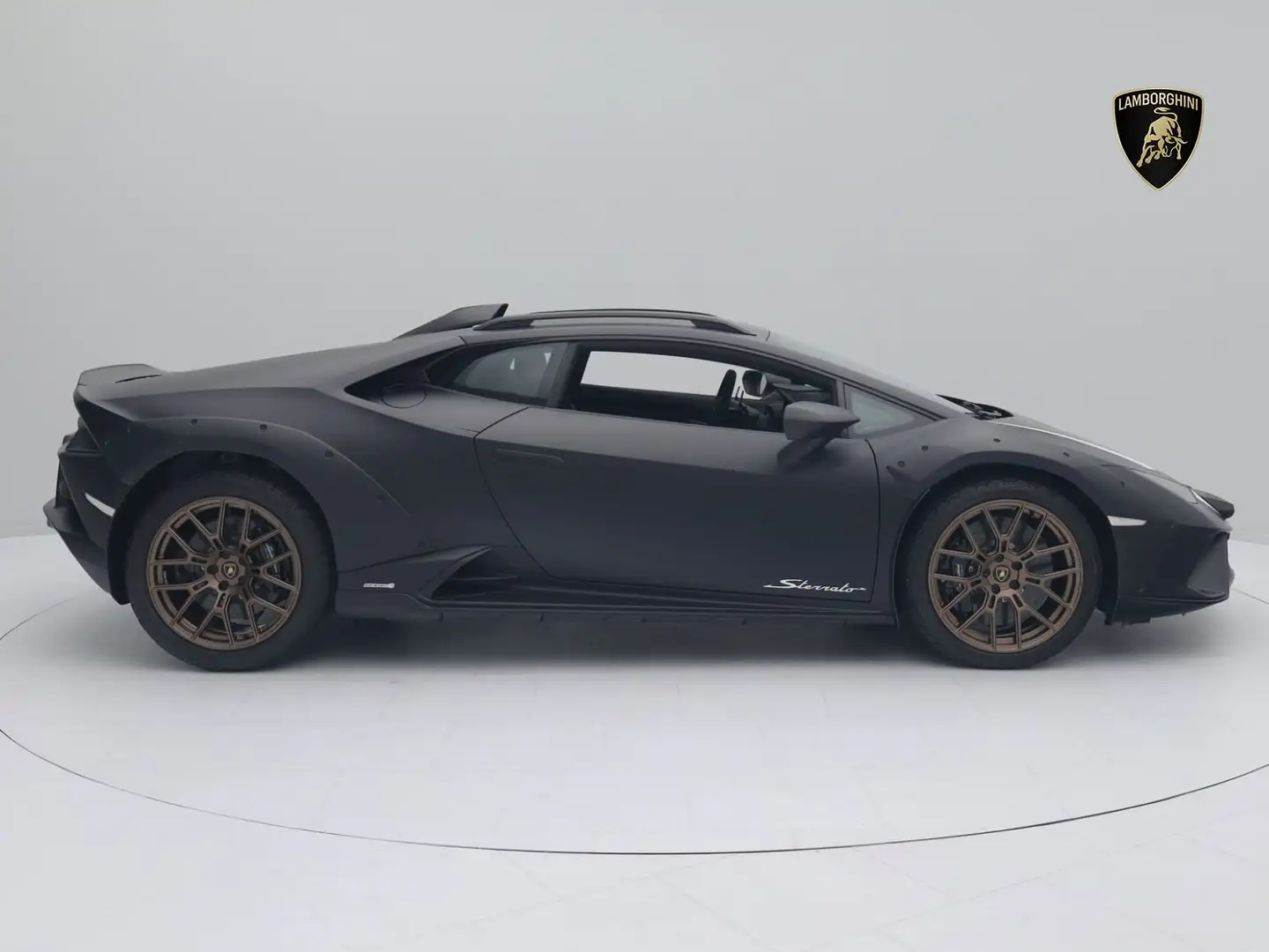 Lamborghini Huracán Sterrato MY24 I NERO NEMESIS MATT IAD PERSONAM I S Schwarz - 2