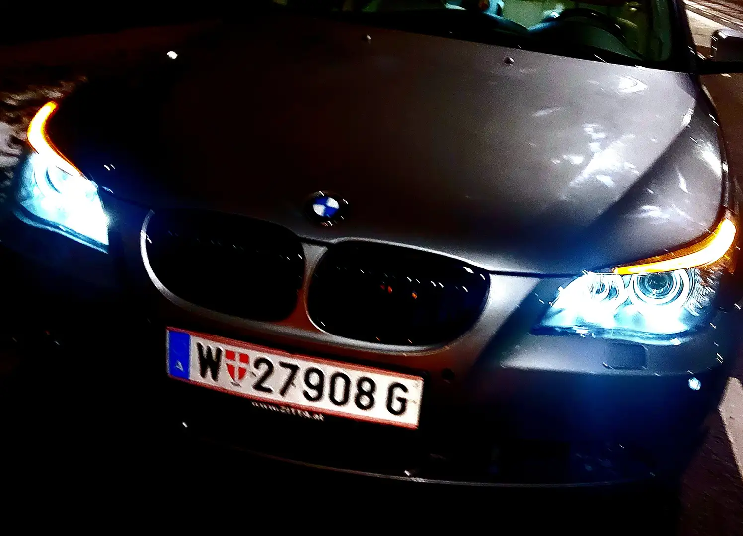 BMW 523 523i Touring Österreich-Paket Österreich-Paket Grau - 1