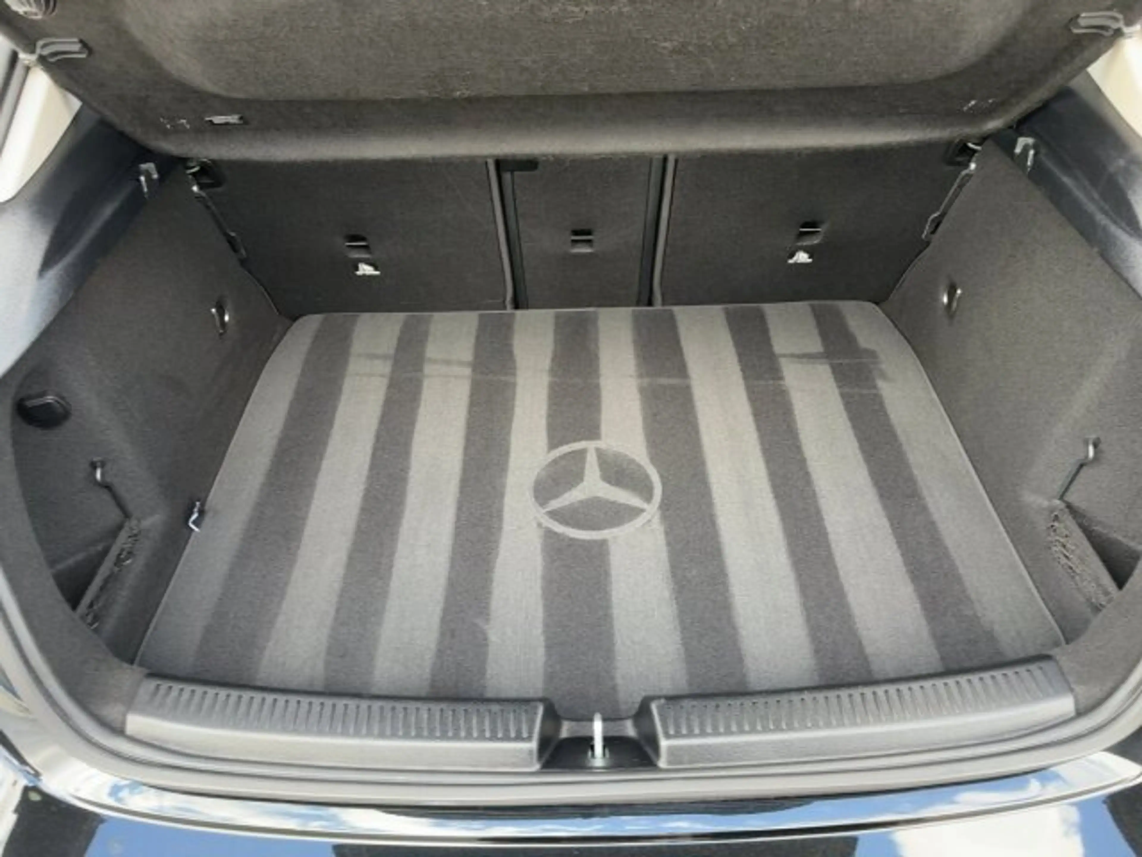 Mercedes-Benz A 200 A 200 Progressive Advanced LED Kamera Winter-Pak — photo 12
