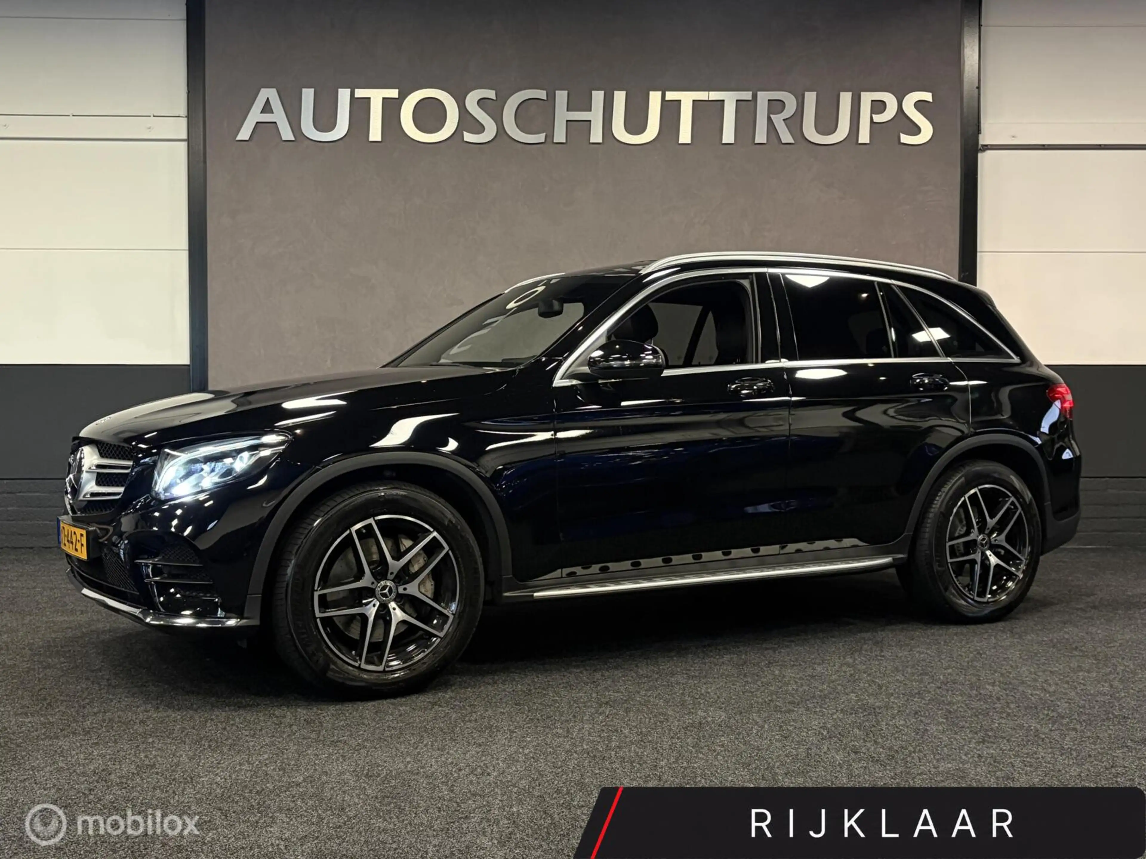 Mercedes-Benz GLC 300 4MATIC AMG Line ZWART LEDER / LED / STOELVERW. / N