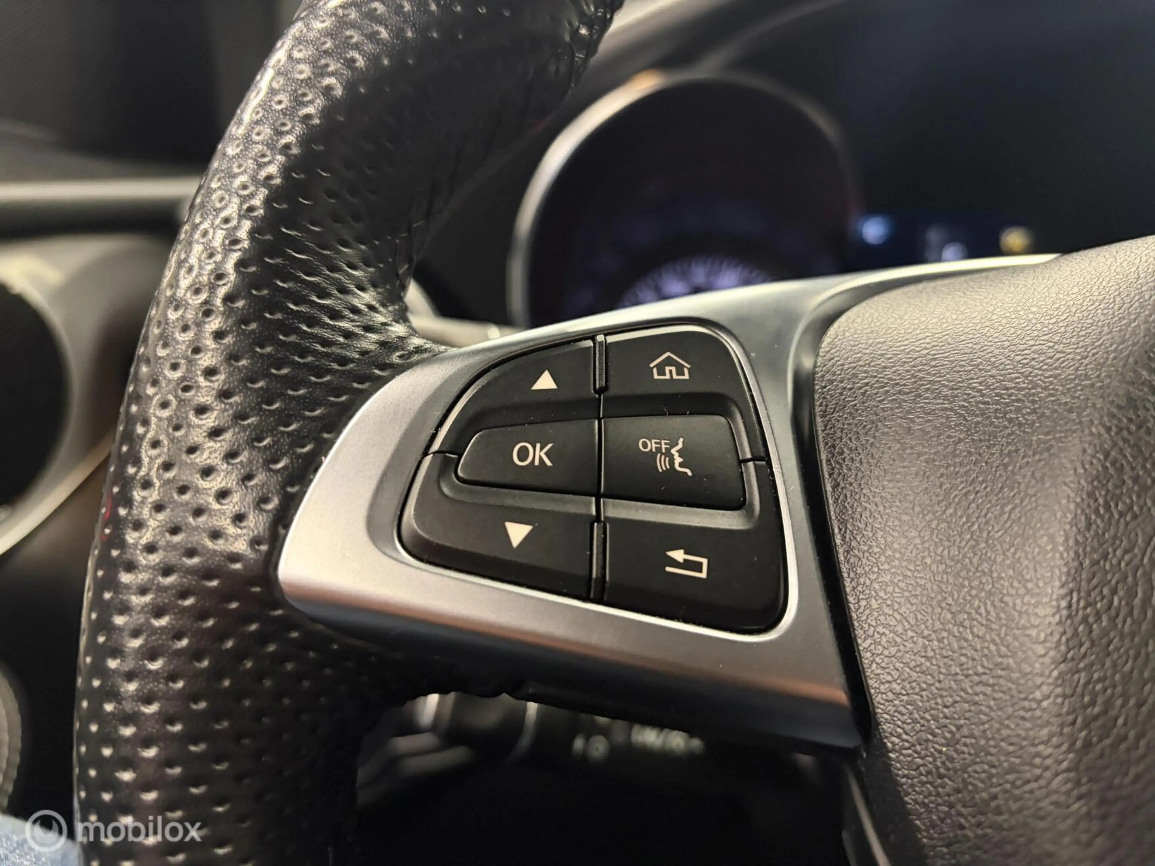 Mercedes-Benz GLC 300 4MATIC AMG Line ZWART LEDER / LED / STOELVERW. / N — photo 8