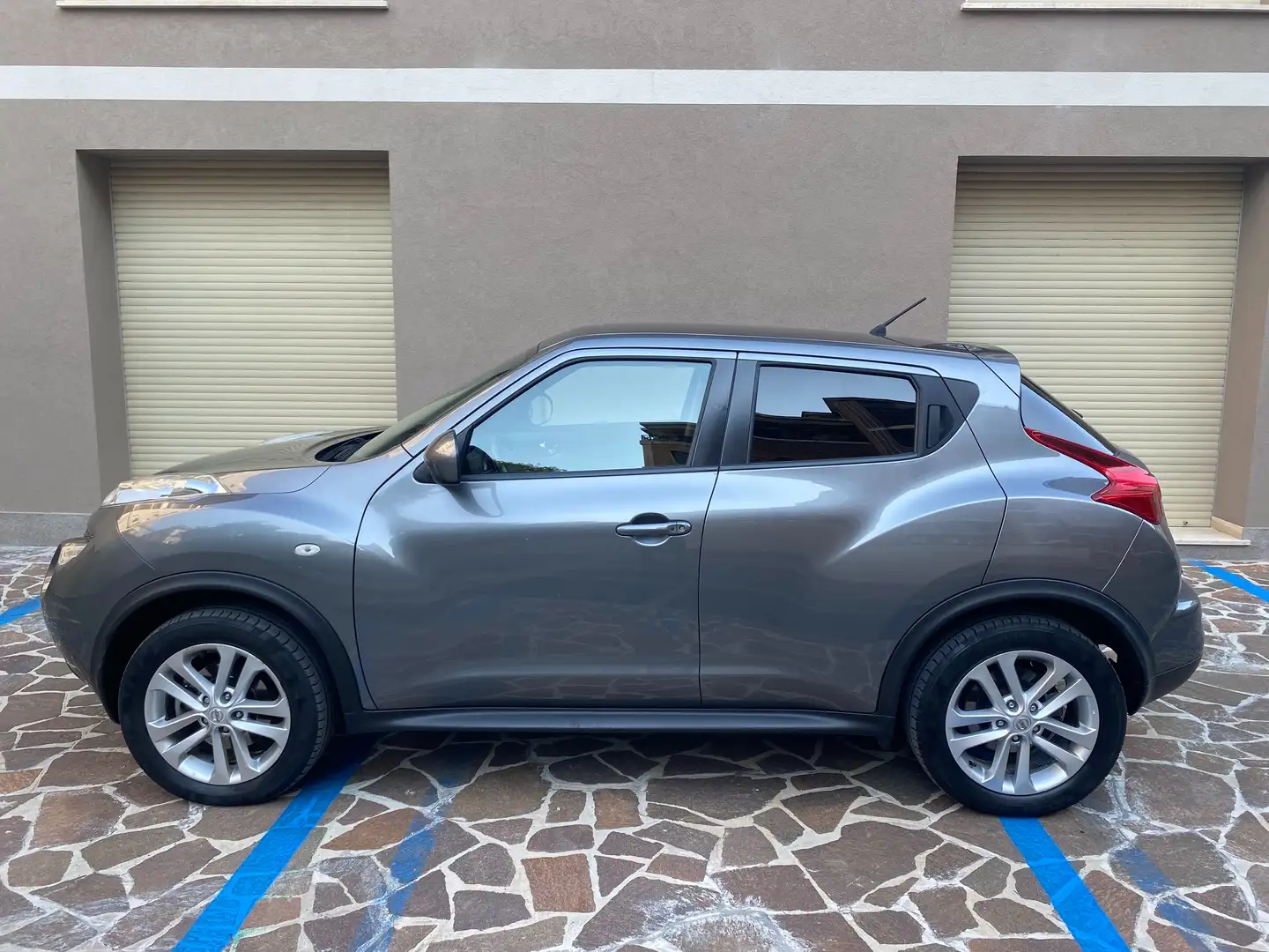 Nissan Juke Juke 1.6 Tekna 4wd 190CV Grijs - 1