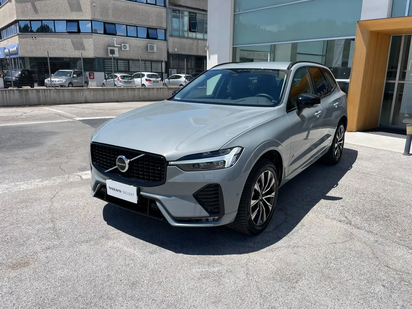Volvo XC60 XC60 2.0 b4 Plus Dark auto Grau - 1