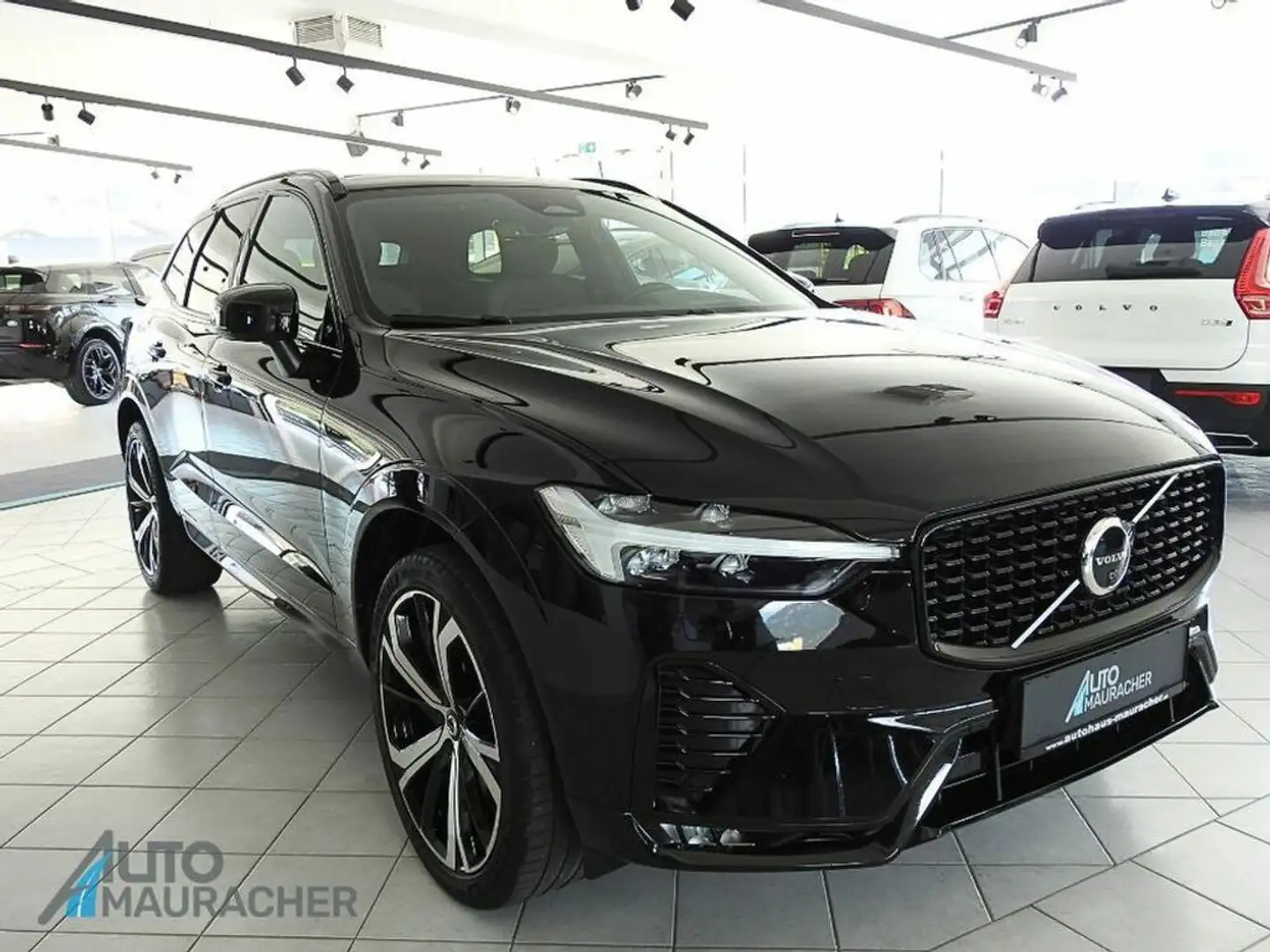 Volvo XC60 B4 Ultimate Dark AWD*AHK*STHZG*PANO*HUP* Negro - 2
