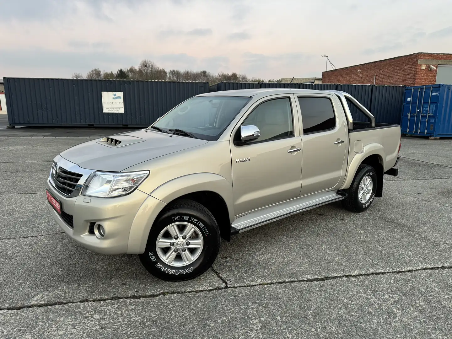 Toyota Hilux 2.5D-4D 4x4 Double Cab / Export Afrik Only / Beige - 1
