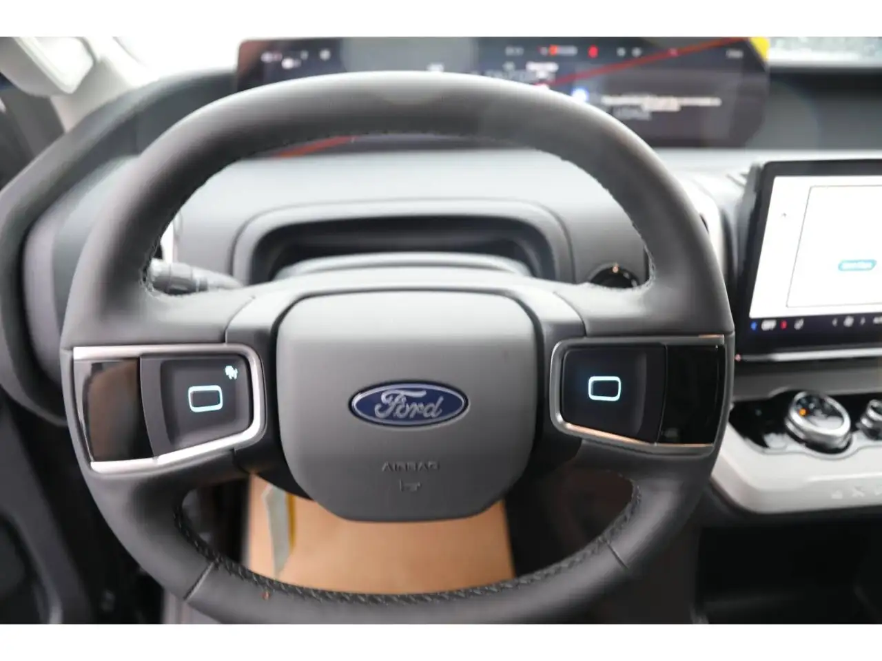 Ford Expedition снимка Ford Expedition