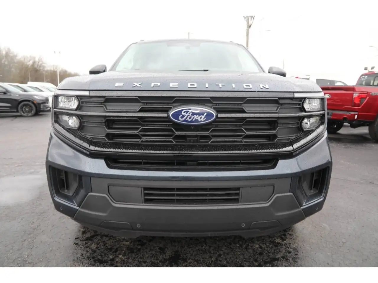 Ford Expedition снимка Ford Expedition
