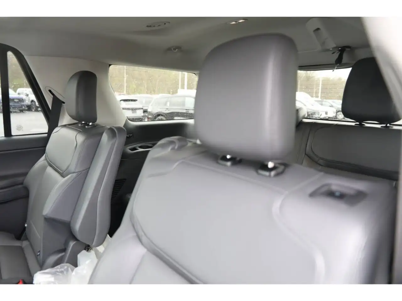 Ford Expedition снимка Ford Expedition