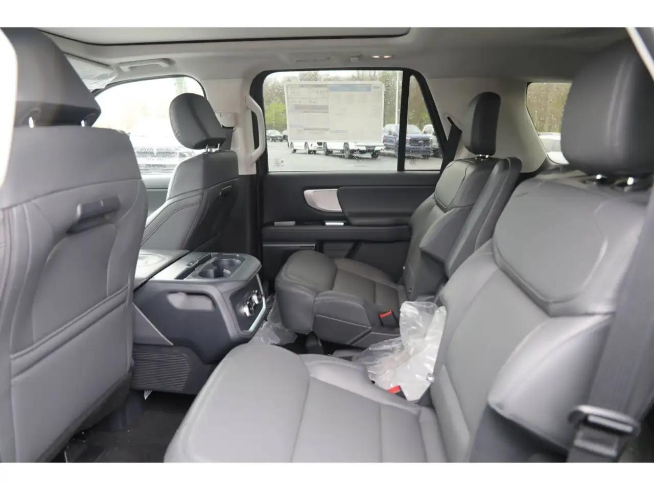 Ford Expedition снимка Ford Expedition