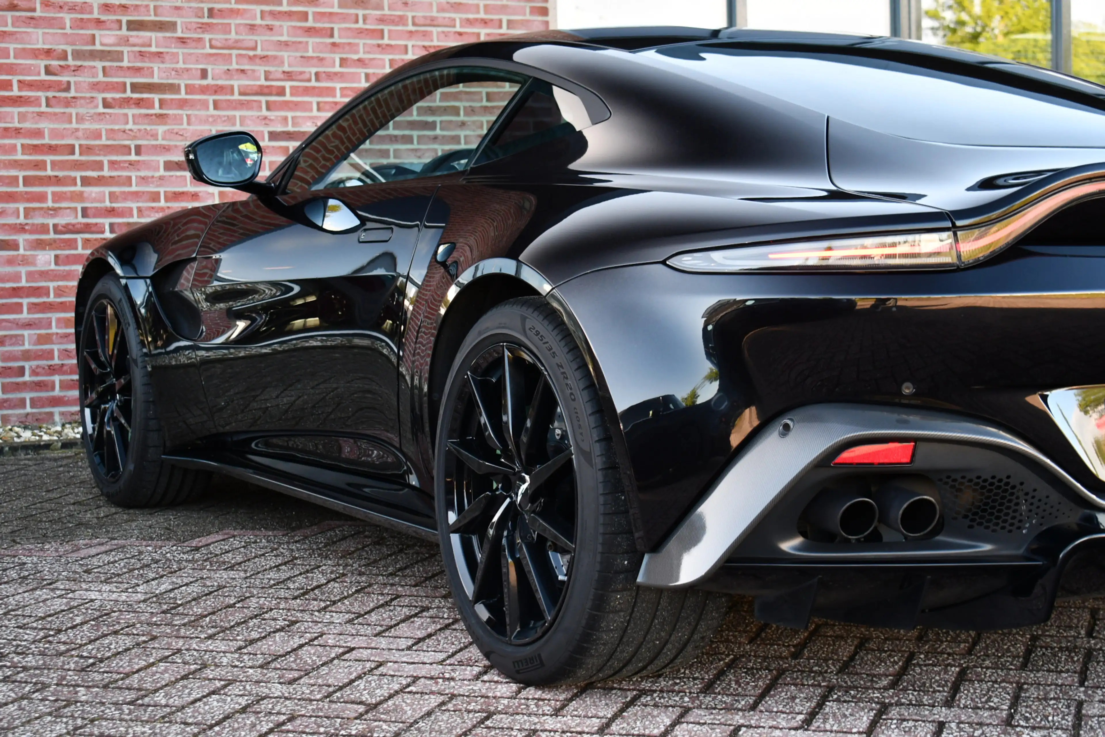 Aston Martin Vantage 4.0 V8 Carbon-ext | Ceramic-brakes | 26dkm — photo 33