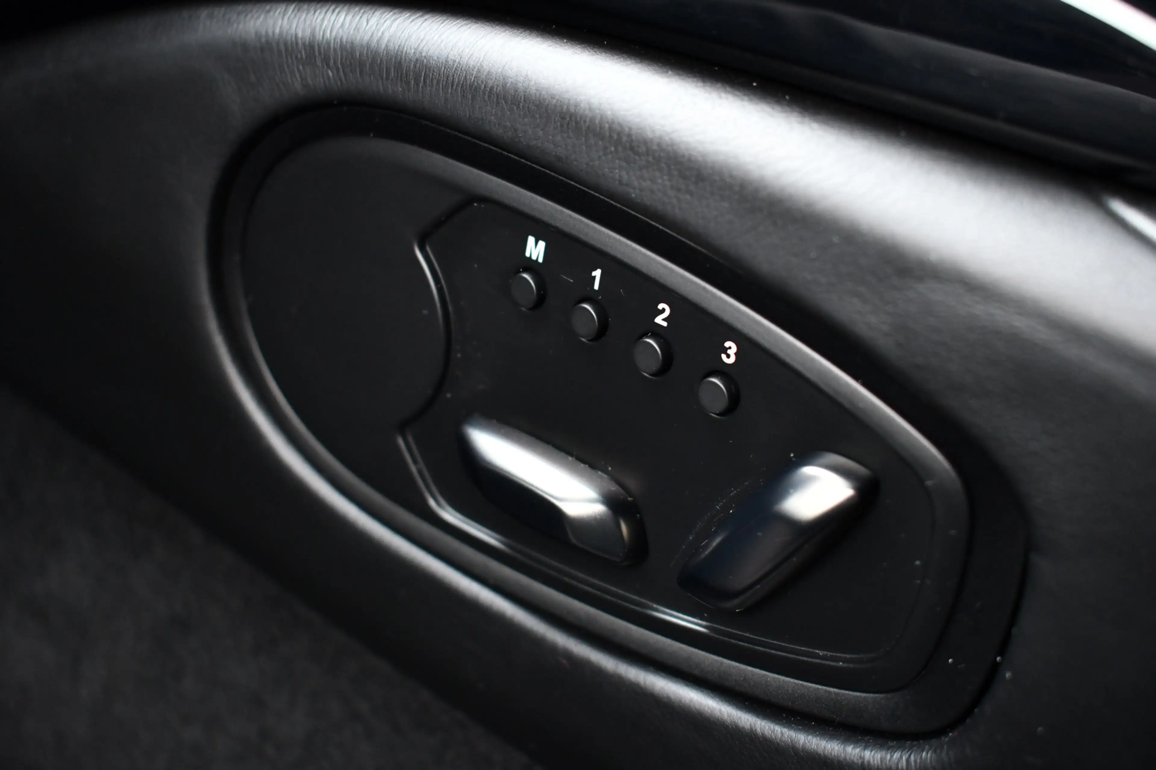 Aston Martin Vantage 4.0 V8 Carbon-ext | Ceramic-brakes | 26dkm — photo 13