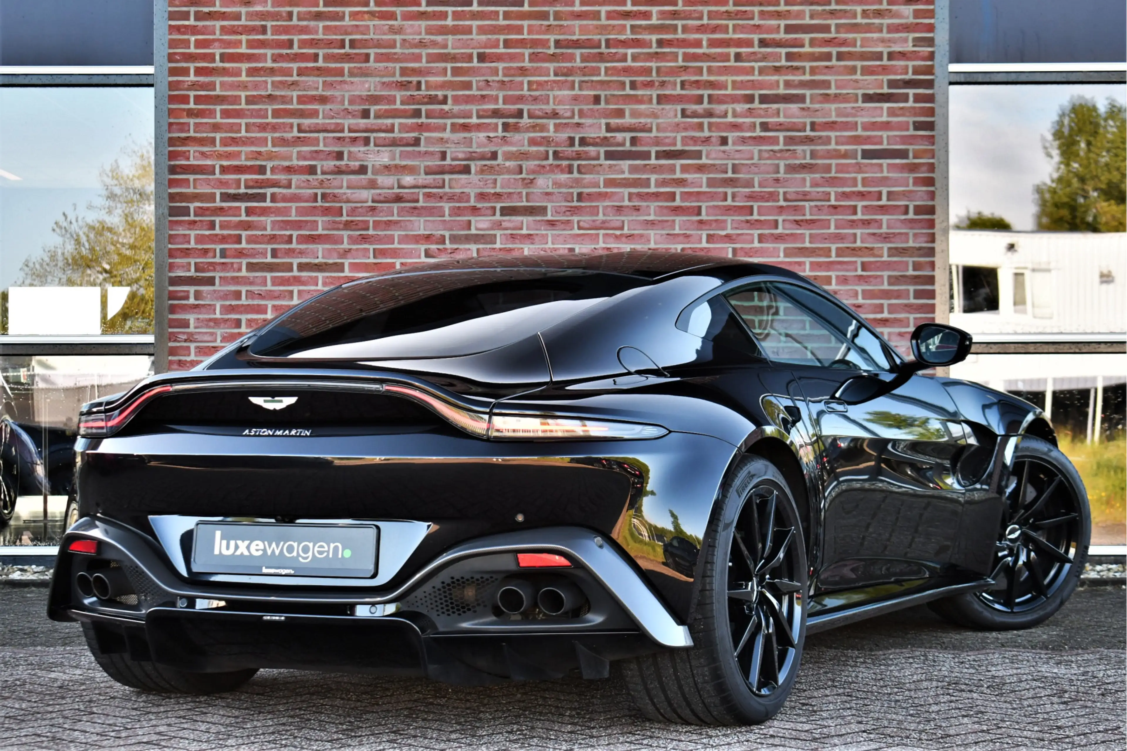 Aston Martin Vantage 4.0 V8 Carbon-ext | Ceramic-brakes | 26dkm — photo 2