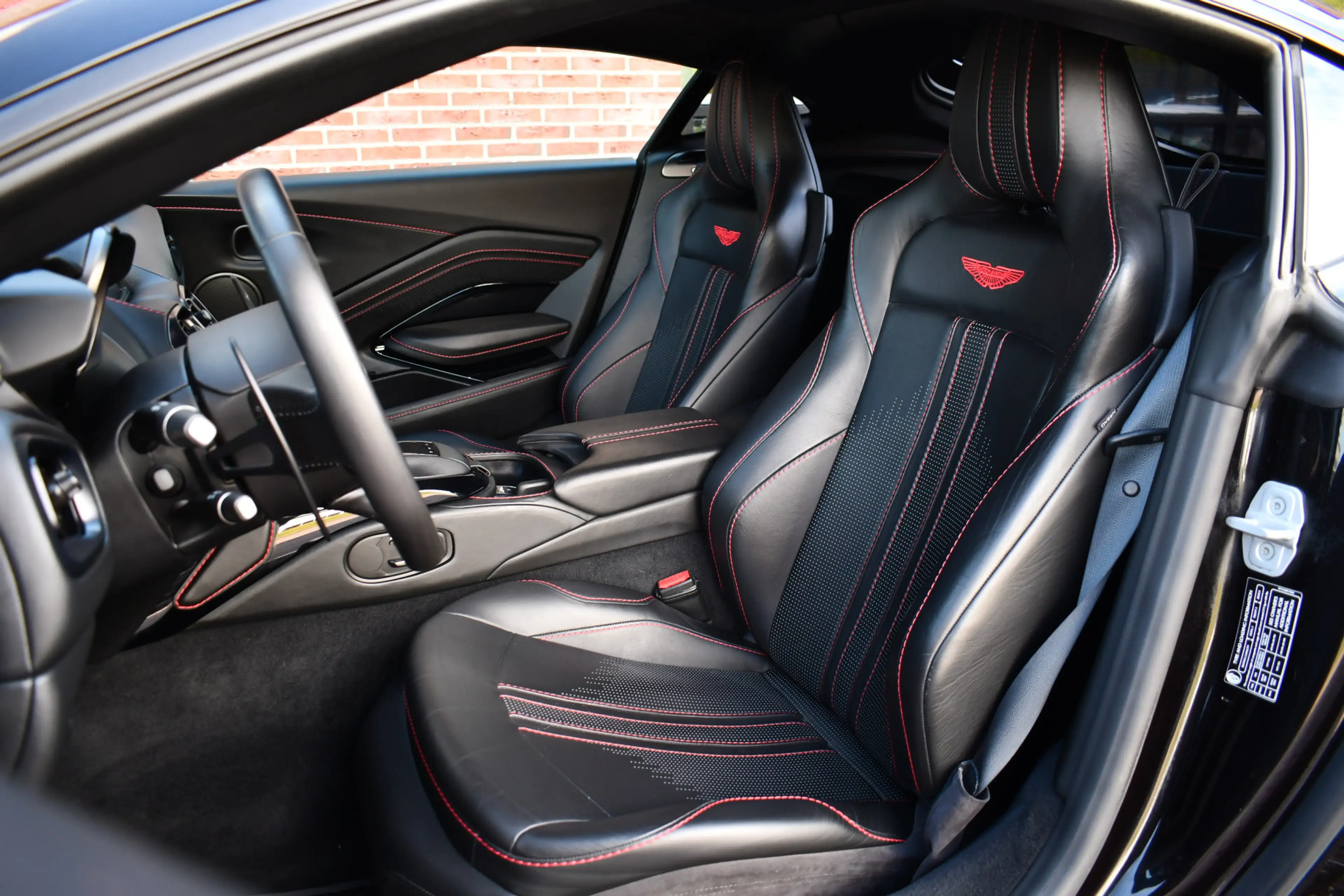 Aston Martin Vantage 4.0 V8 Carbon-ext | Ceramic-brakes | 26dkm — photo 4