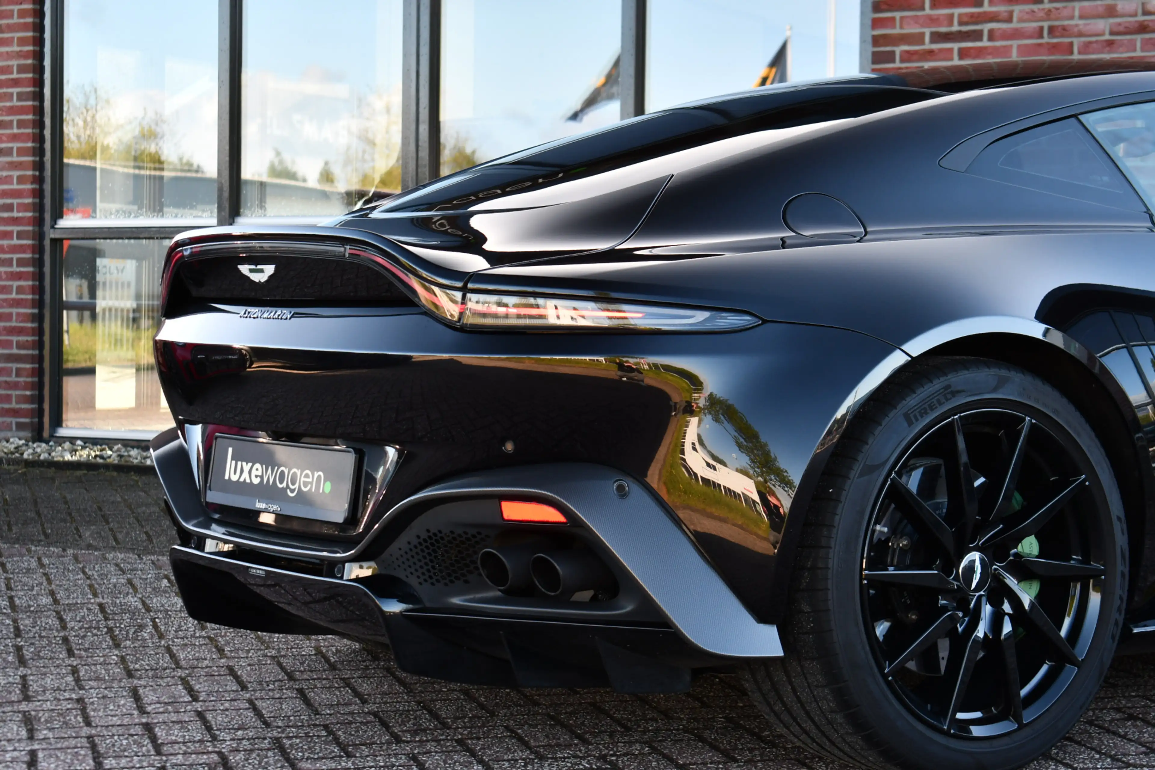Aston Martin Vantage 4.0 V8 Carbon-ext | Ceramic-brakes | 26dkm — photo 21
