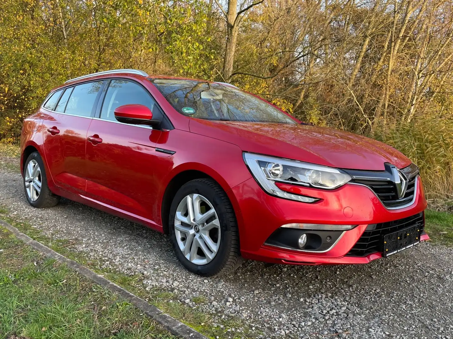 Renault Megane IV 1.5l Grandtour Business-Edt. Tüv=10/26 Rot - 1