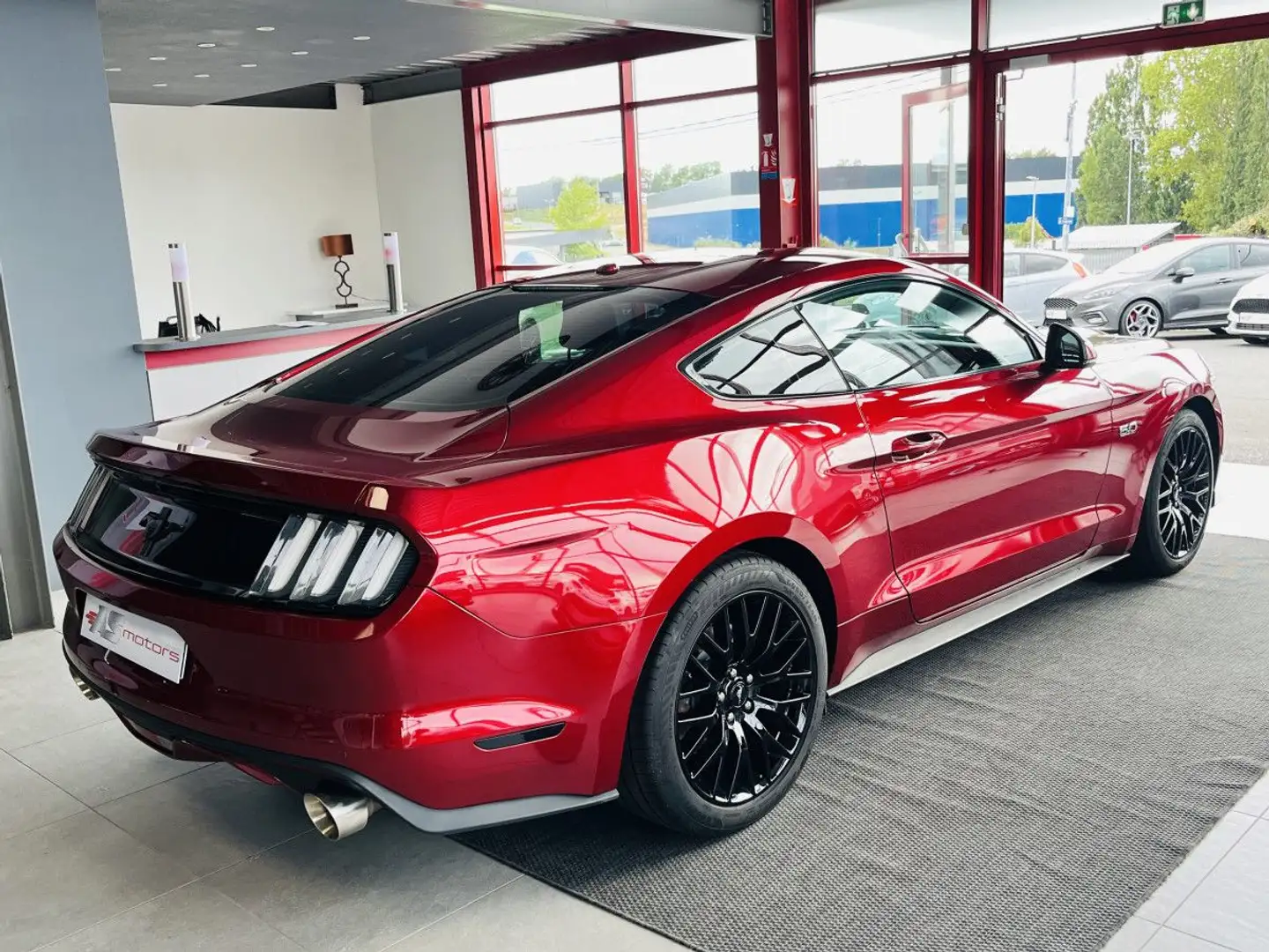 Ford Mustang FASTBACK 5,0 V8 421 GT GPS CAMERA REGULATEUR LIMIT Rouge - 2