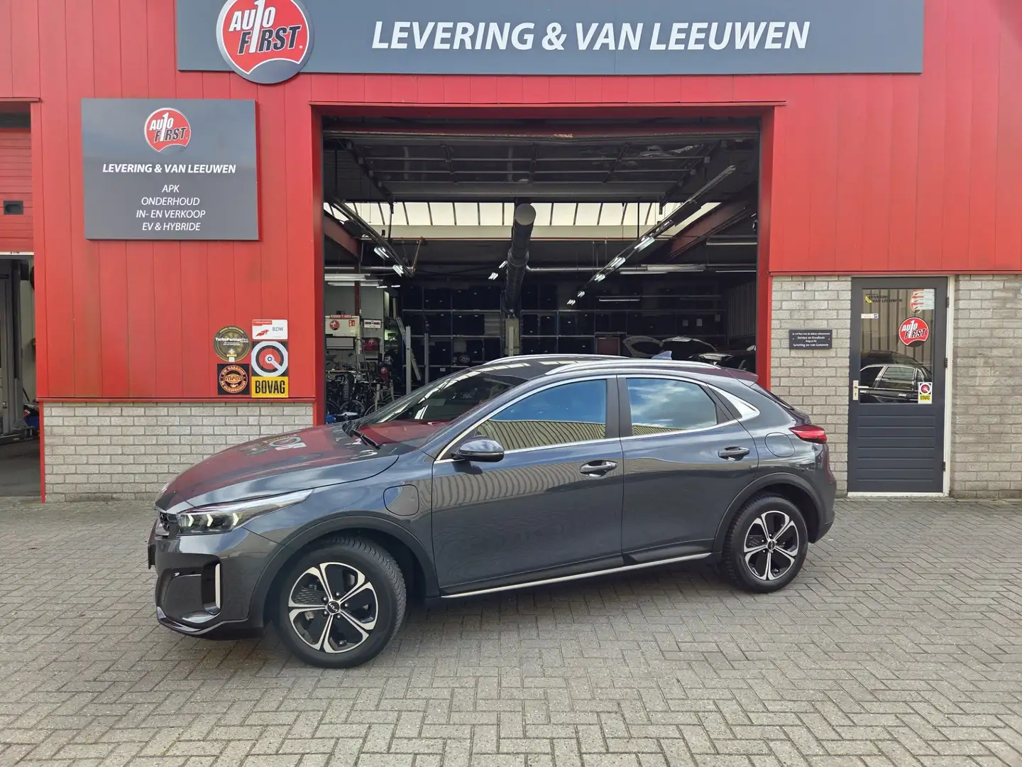 Kia XCeed 1.6 GDi PHEV DynamicPlusLine Grijs - 1