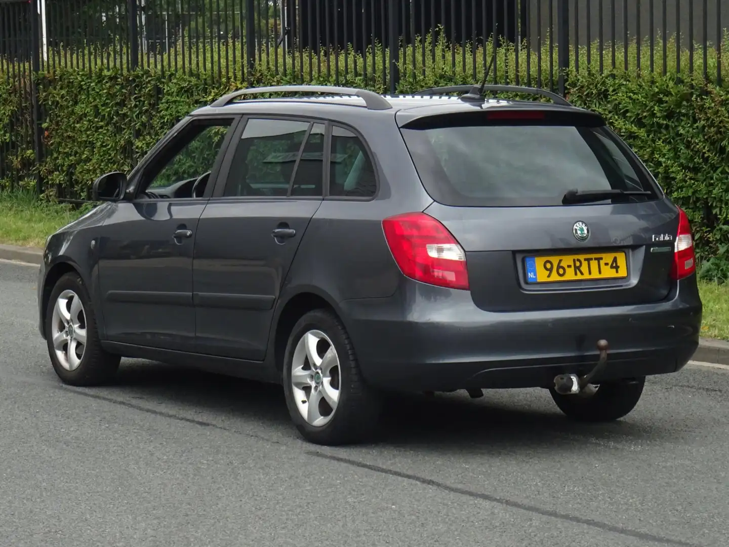 Skoda Fabia Combi 1.2 TDI NAP/NAVI/CLIMA/CRUISE/PDC/NW APK Grau - 2