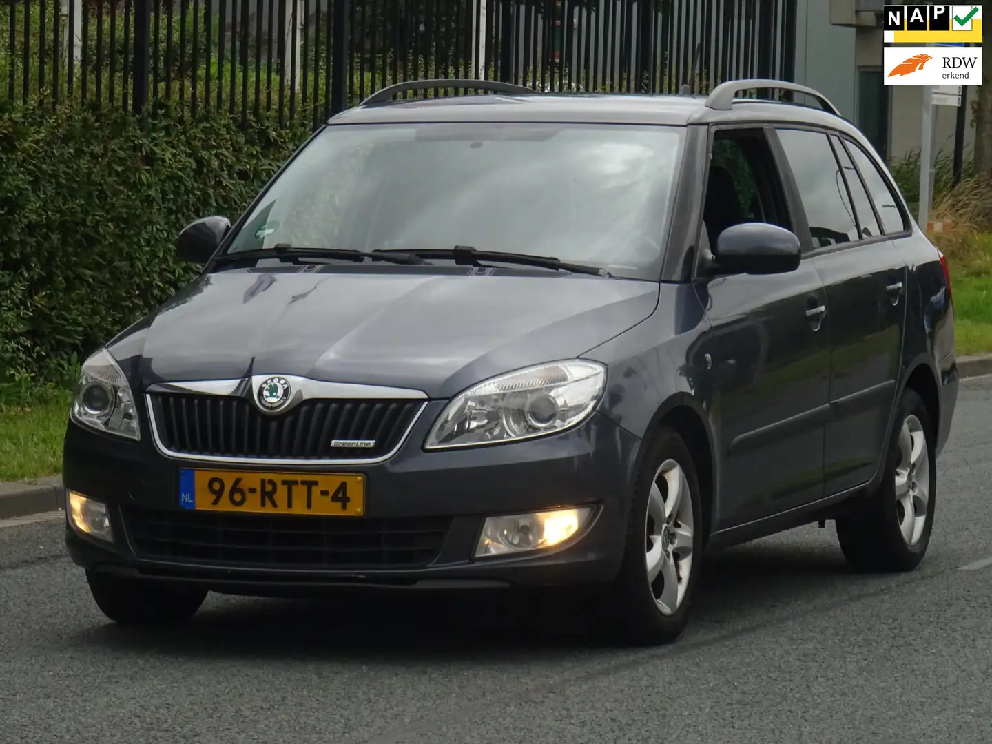 Skoda Fabia Combi 1.2 TDI NAP/NAVI/CLIMA/CRUISE/PDC/NW APK Grau - 1