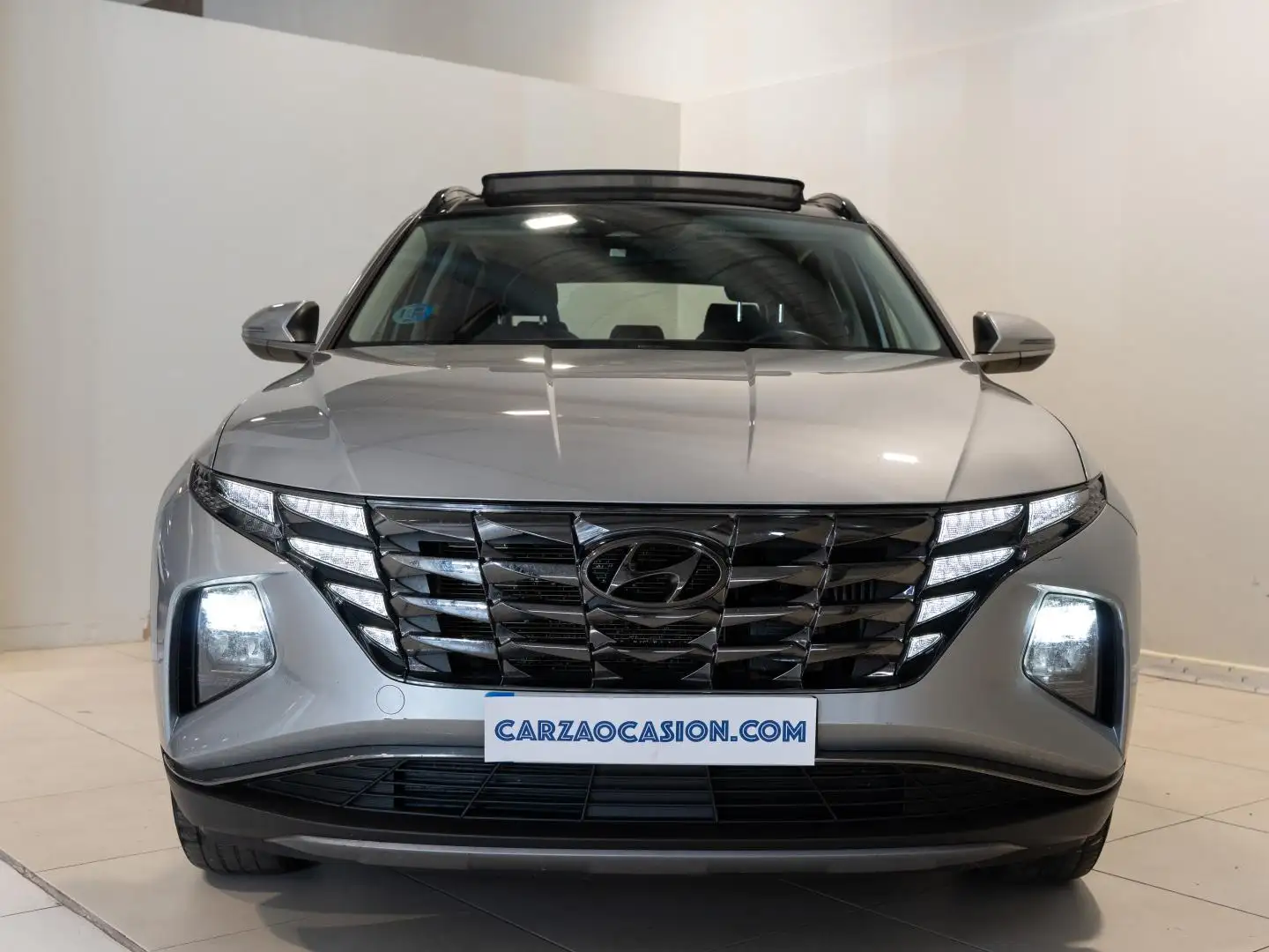 Hyundai TUCSON 1.6 TGDI 169kW (230CV) HEV Maxx Sky Auto Plateado - 2