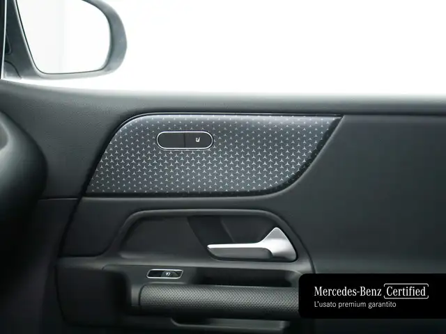 Mercedes-Benz B-Class view 17