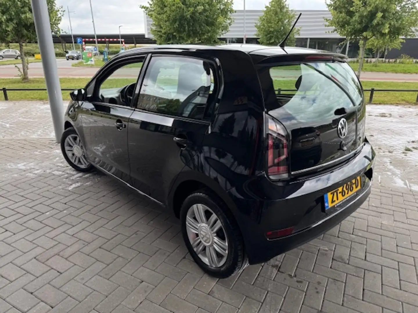 Volkswagen up! 1.0 BMT HIGH UP! 5-DRS. ECC/LMV/LEDER/PDC/VERW. ST Zwart - 2