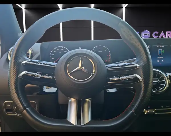 Mercedes-Benz Gla view 10