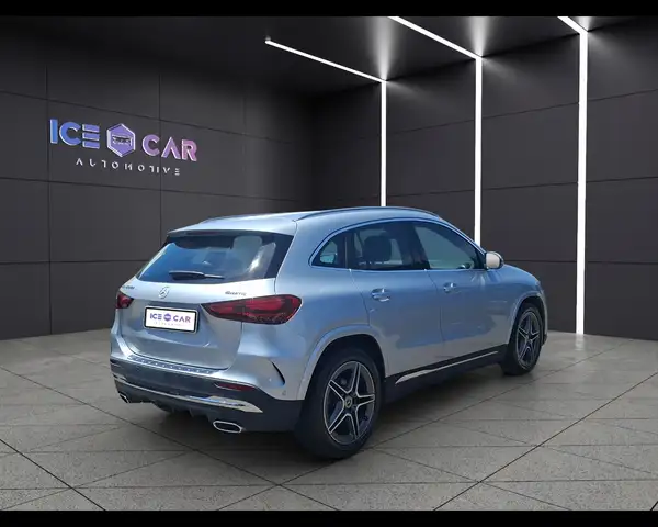 Mercedes-Benz Gla view 5