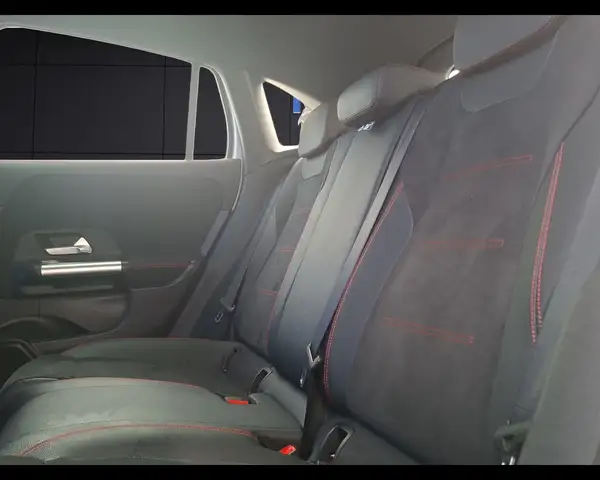 Mercedes-Benz Gla view 15